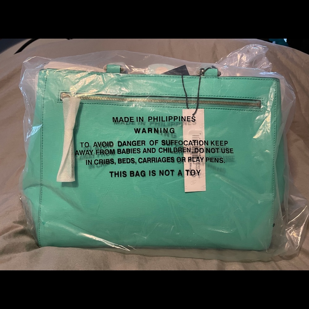 NWT Mint Dooney and Burke Zip satchel - Picture 5 of 5